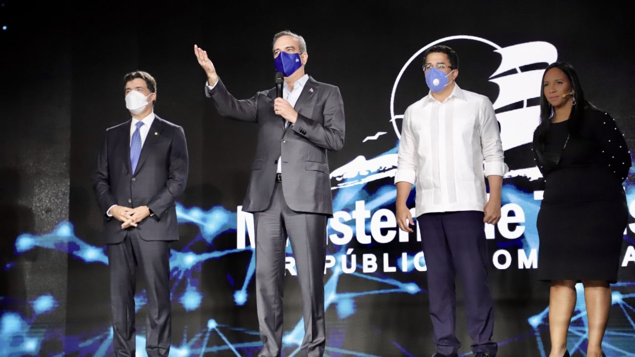 Abinader encabeza lanzamiento de nuevas plataformas digitales del Ministerio de Turismo