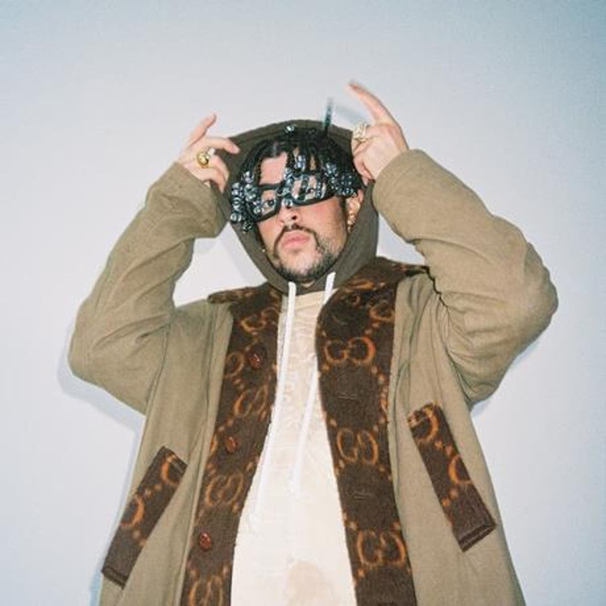 Bad Bunny y Adidas lanzan tenis inspirado en el café mañanero