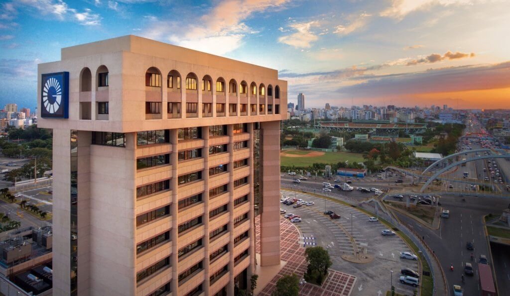 Revista Summa elige al Popular como una de las empresas gigantes región 2 Revista Summa elige al Popular como una de las empresas gigantes región