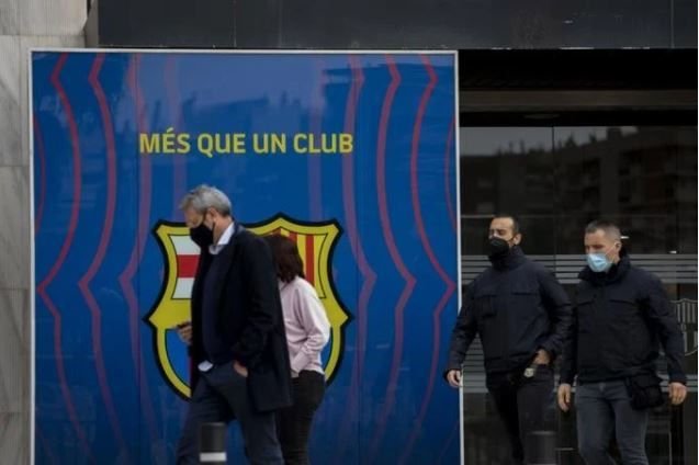 Barcelona elige este domingo nuevo presidente en medio de crisis
