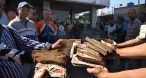 Venezuela lanza billete de un millón de bolívares que vale 52 centavos de dólar