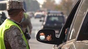 Chile confina al 80% de su población