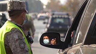 Chile confina al 80% de su población