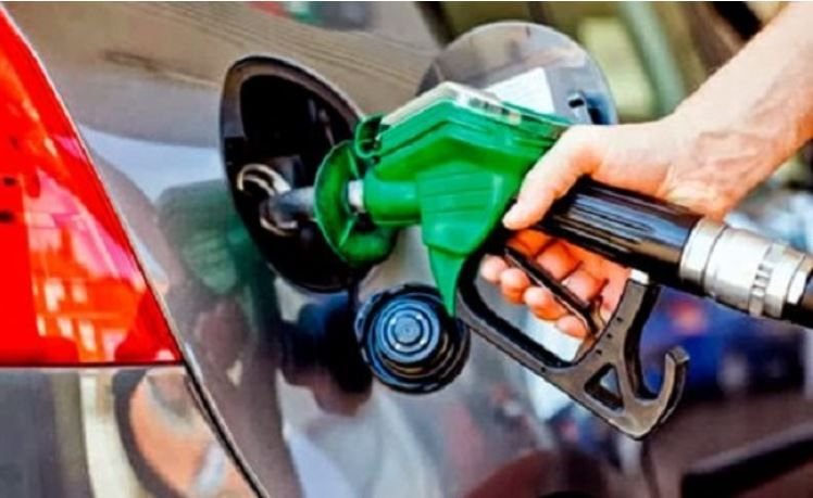 Gobierno mantiene inalterable precios de combustibles por tercera semana