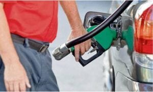 Combustibles se mantienen invariables; Gobierno asumiría RD$111 millones