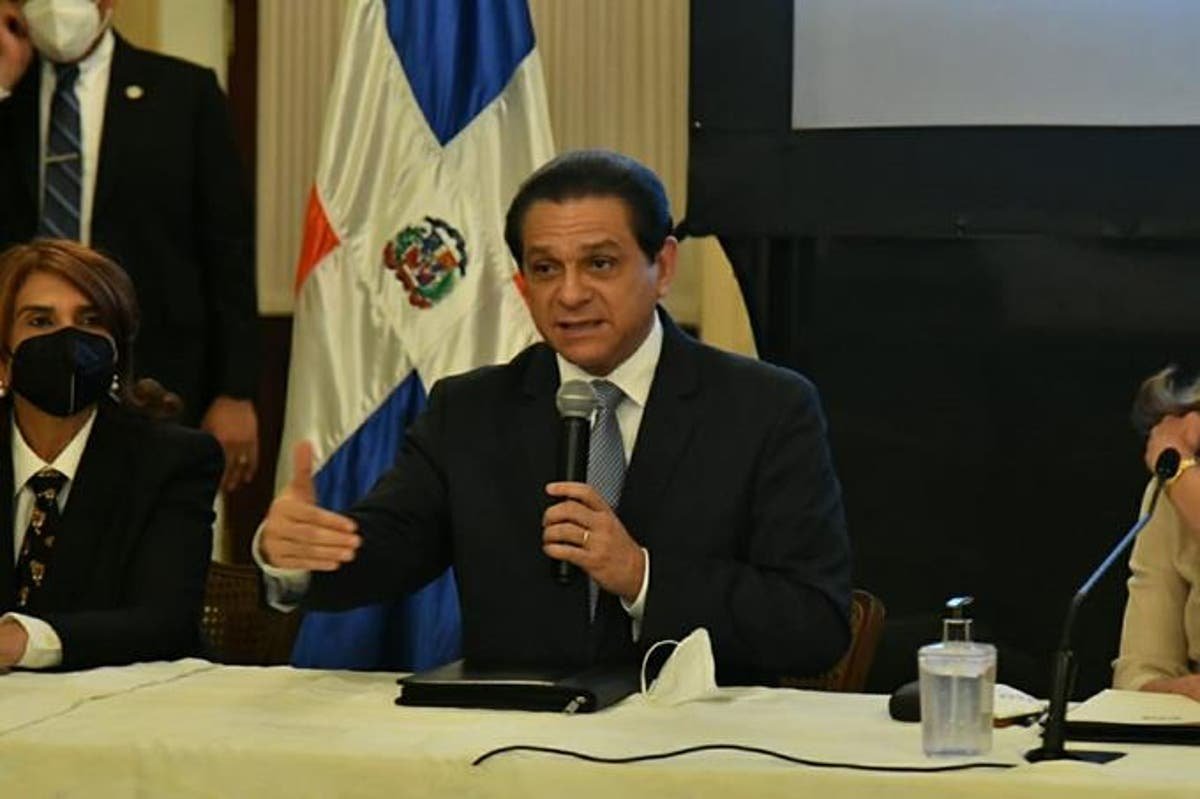 Nuevo ministro de Salud es un sobreviviente del coronavirus