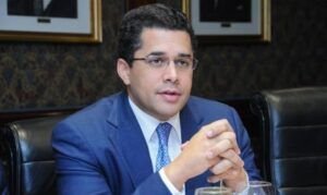 Escogen al ministro de Turismo David Collado como funcionario público del mes