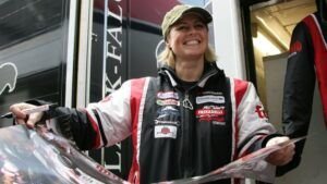 Expiloto de autos muere a los 51 años después de batalla contra el cáncer