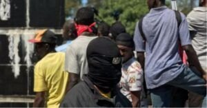 Facción policial ocupa una comisaría y libera cuatro prisioneros