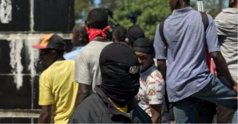 Facción policial ocupa una comisaría y libera cuatro prisioneros 2 Facción policial ocupa una comisaría y libera cuatro prisioneros