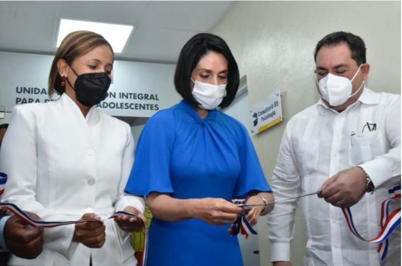 Primera Dama y SNS inauguran una Unidad Atención Adolescentes en SC