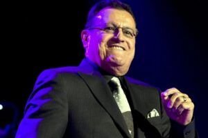 Reingresan a cuidados intensivos al cantante Ismael Miranda