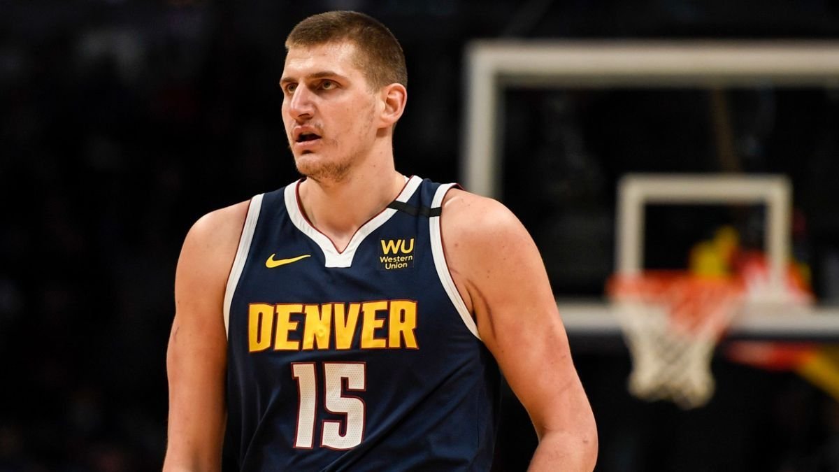 Jokic logra su duodécimo triple-doble y Nuggets regresan al triunfo