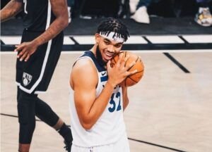 Karl Towns encesta 41 puntos en victoria contra los Suns