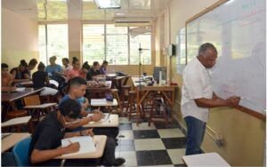 La pandemia obligó 20,000 estudiantes dominicanos desertar de las escuelas