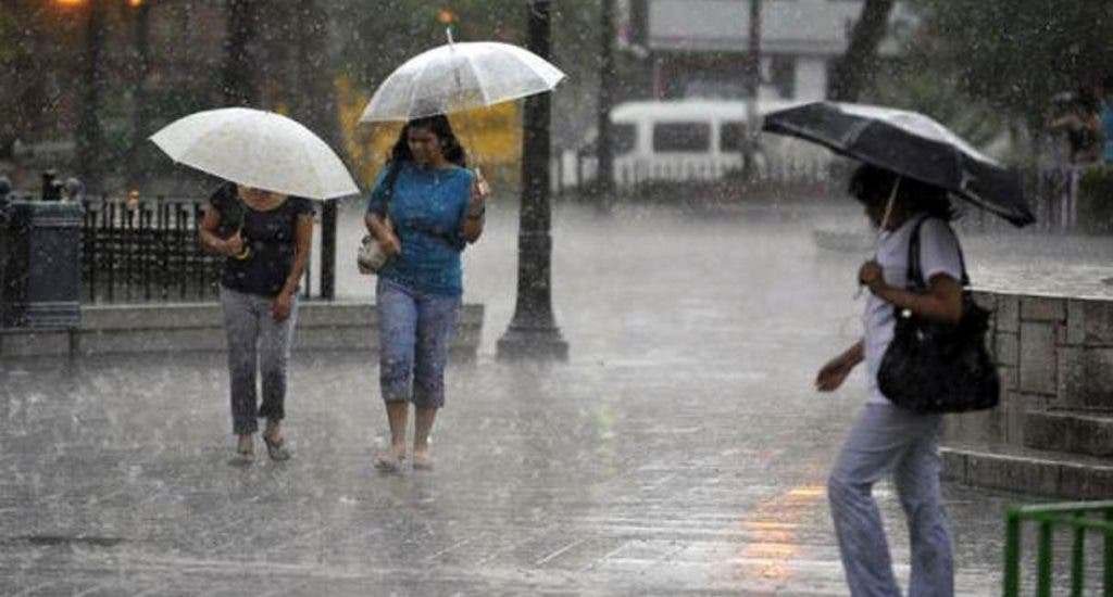 Meteorología mantiene alerta por aguaceros