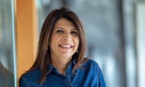 También se va del PLD la diputada Lourdes Aybar, esposa de Elías Serulle