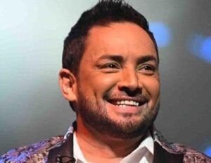 Presentan cargos contra cantante Manny Manuel por conducir en embriaguez