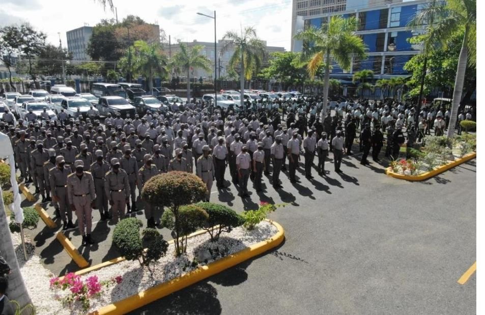 Despliegan 38,536 policías y militares en operativo de Semana Santa