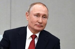 Putin anuncia que este martes se vacunará contra la covid-19