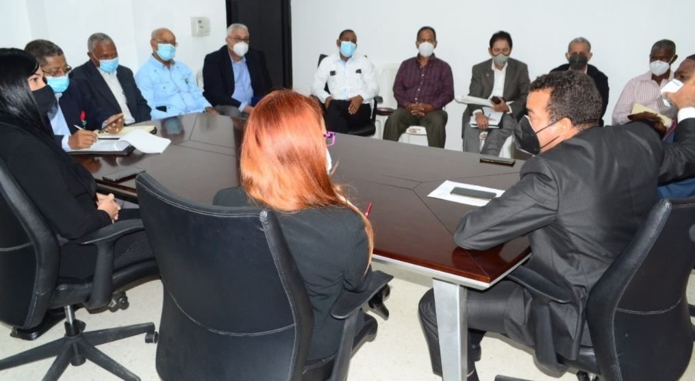 REUNION 2 Fiscalía de SDE y Bienes Nacionales perseguirán ocupantes de terrenos