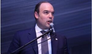 Senador se opone a la siembra de caña en la zona costera de Barahona