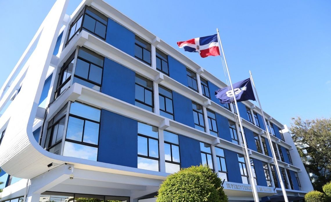 La SB fortalece supervisión bancaria mediante la capacitación de personal