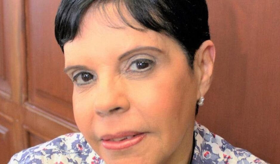 Ingresan esposa de exsenador Amilcar Romero por neumonía