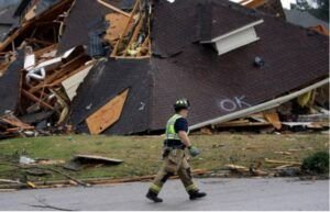 Cinco muertos por tornados en Alabama; declaran estado de urgencia