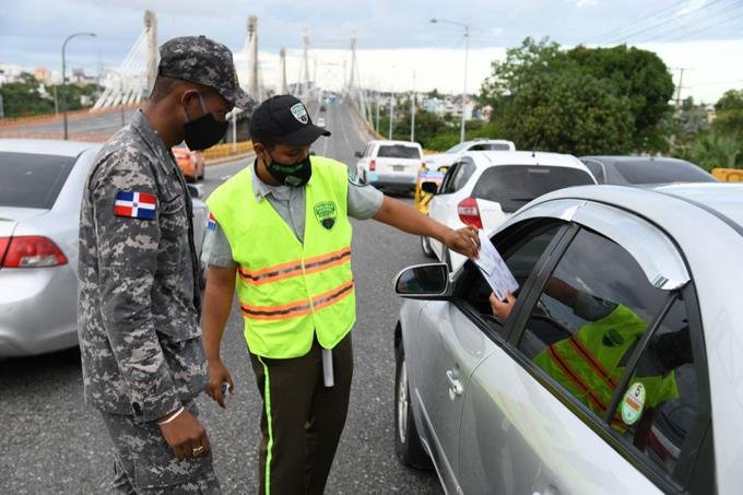 Presidente Abinader flexibiliza toque de queda; ahora inicia a las 9:00 PM
