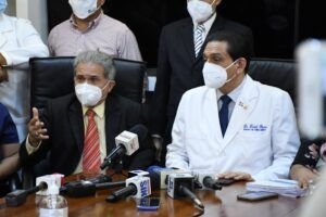 Médicos levantan huelga de hambre tras acuerdo con autoridades de Salud