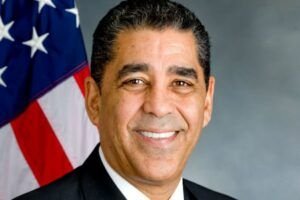 Espaillat vota a favor de protección de «dreamers» y trabajadores agrícolas