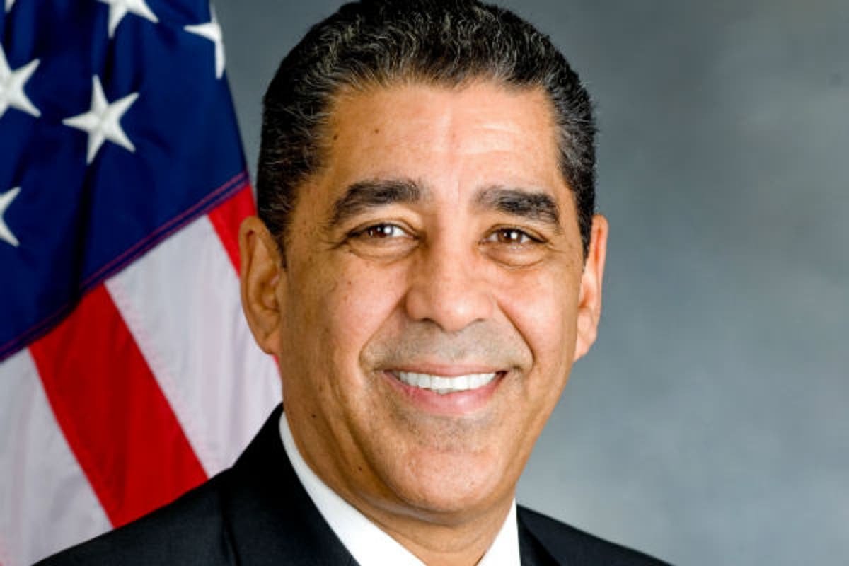 Espaillat vota a favor de protección de «dreamers» y trabajadores agrícolas