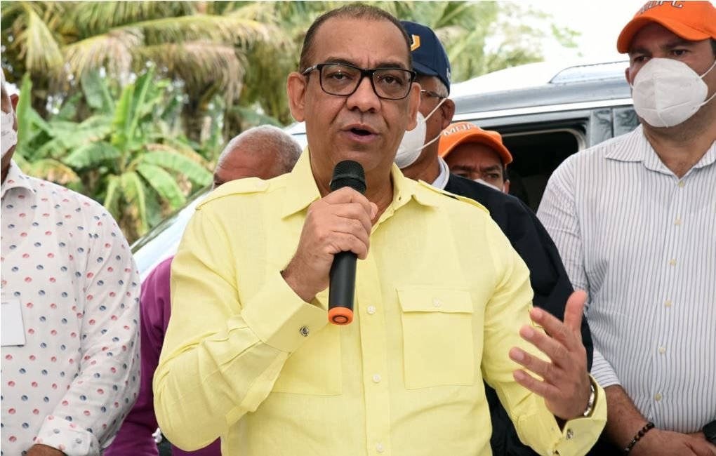 Ministro Ascención informa conclusión carretera Controbas – SFM