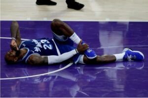 Hawks, verdugos de Lakers con lesión de James; Sixers y Bucks, dominantes