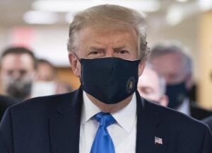 Trump recomienda a sus seguidores que se vacunen contra la covid-19