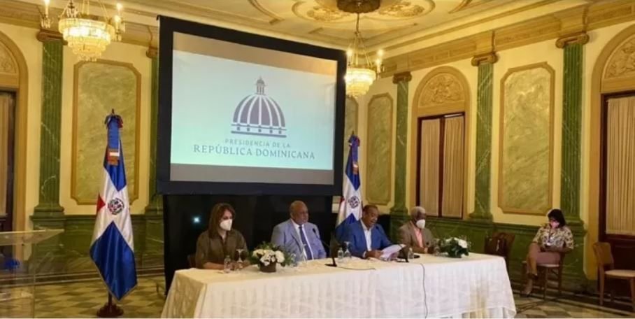 Gobierno denuncia halló situación "compleja" con escuelas de Danilo 3 educacion 9 Gobierno denuncia halló situación "compleja" con escuelas de Danilo