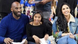 Esposa de Kobe Bryant rinde homenaje a su difunta hija Gianna con un tatuaje