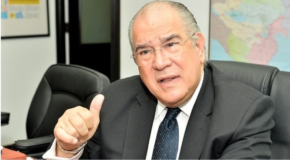 Abinader designa a Jesús Feris Iglesias en Salud y Riesgos Laborales