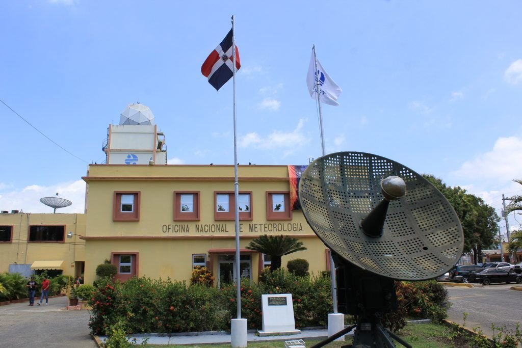 Onamet advierte que vaguada producirá algunos aguaceros este sábado