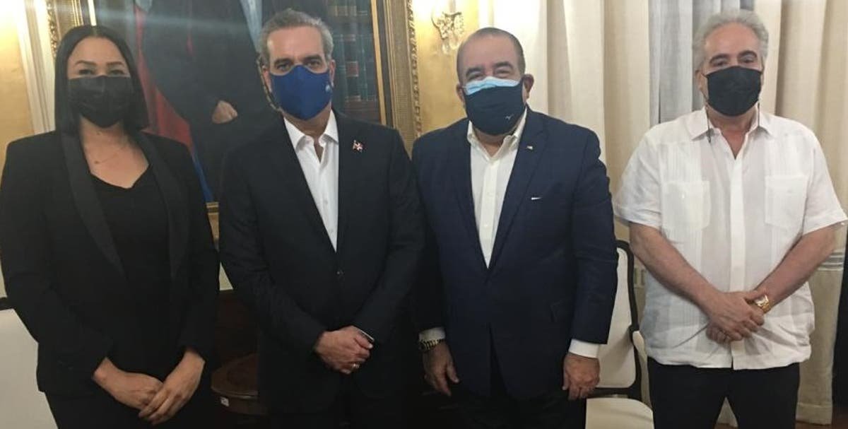 Presidente Luis Abinader ofrece respaldo selecciones femeninas de Voleibol