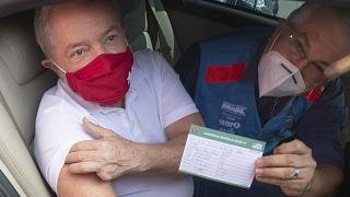 Lula se vacuna contra la COVID y llama ‘ignorante’ a Bolsonaro 2 Lula se vacuna contra la COVID y llama ‘ignorante’ a Bolsonaro