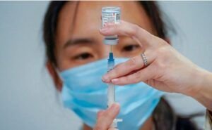 Pfizer inicia ensayos clínicos su vacuna en niños de seis meses a 11 años