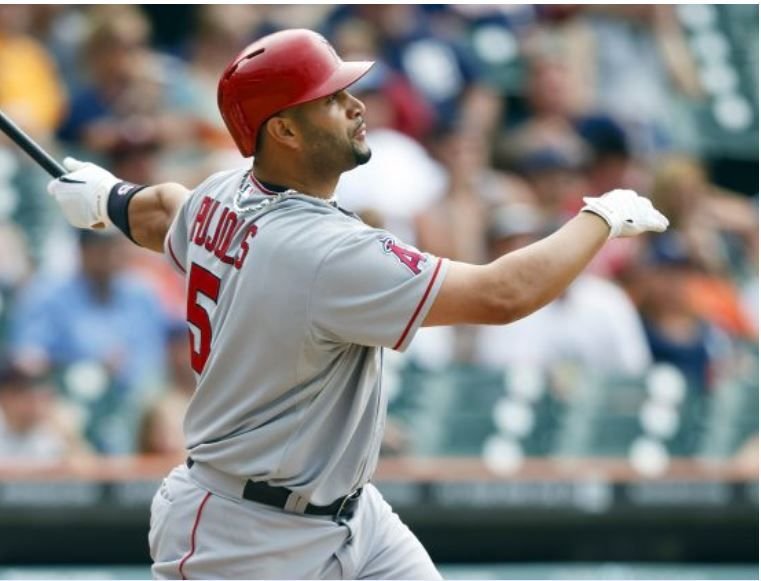 Albert Pujols fleta cuadrangular 664 de su carrera en beisbol de Grandes Ligas