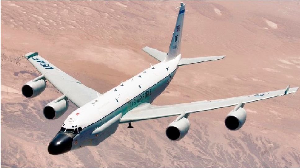 Fuerza aérea de EE.UU. sobrevuela frontera con Colombia