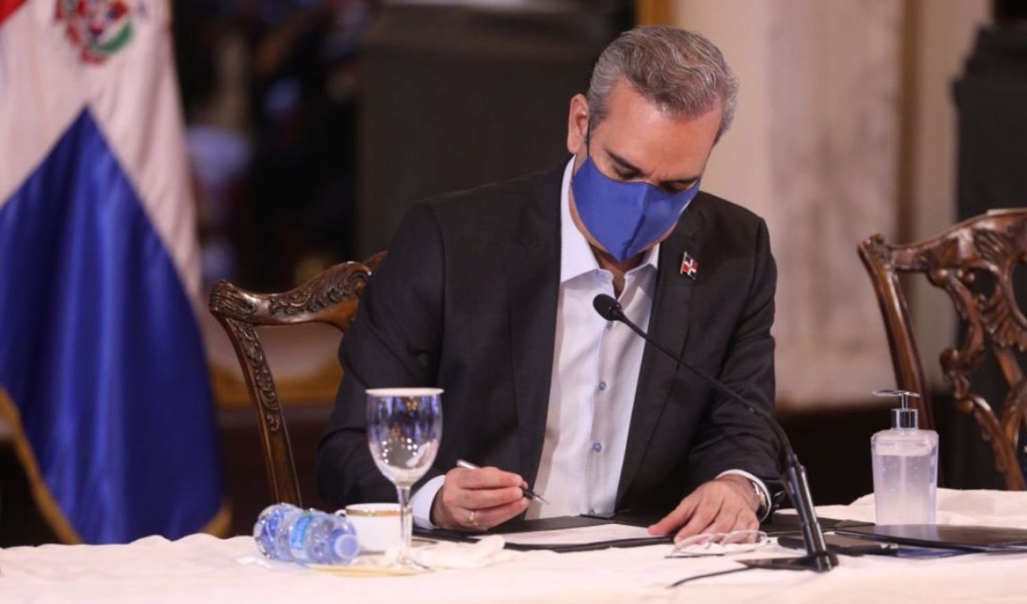 Abinader instruye a funcionarios a adoptar una efectiva ejecución presupuestaria 2 Abinader instruye a funcionarios a adoptar una efectiva ejecución presupuestaria