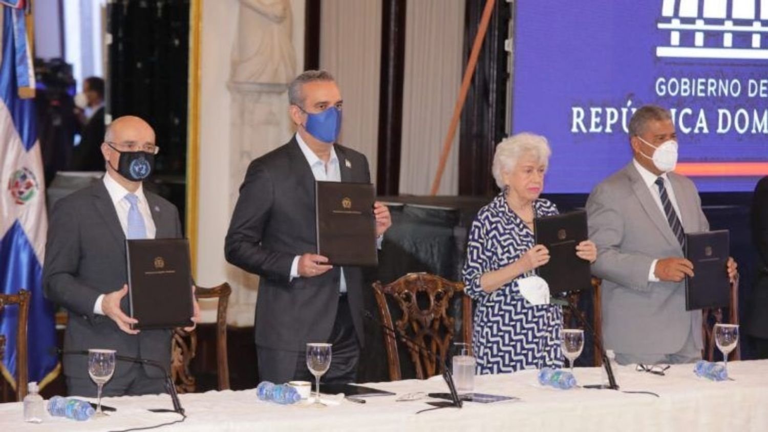 Funcionarios y empleados públicos deberán hacer curso de ética para seguir en el cargo