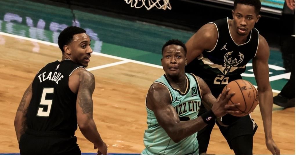 Bridges y los Hornets ganan al segundo equipo de Bucks 2 Bridges y los Hornets ganan al segundo equipo de Bucks