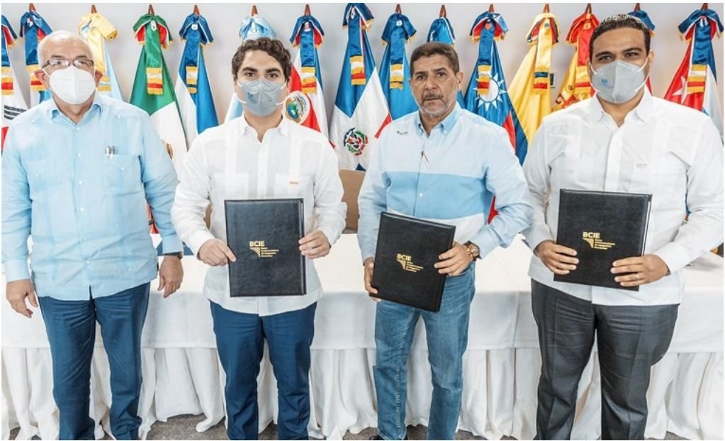 BCIE y Agricultura pactan convenio para modernizar sector agropecuario 2 BCIE y Agricultura pactan convenio para modernizar sector agropecuario
