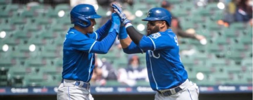 Carlos Santana pone a Kansas City con jonrón a barrer a los Tigres de Detroit